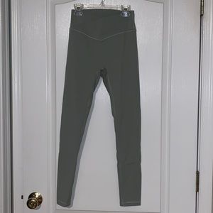 Paragon crossover leggings in sage. Size medium